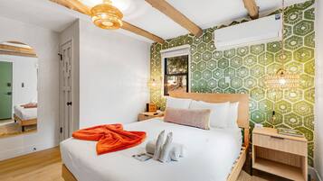WiFi, bed sheets