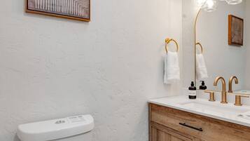 Shower, towels