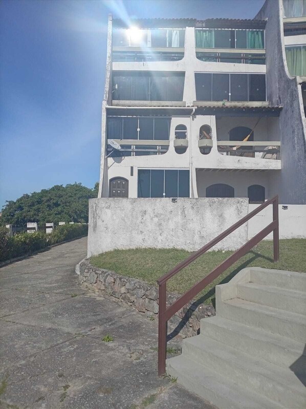Exterior - 2-BEDROOM GROUND FLOOR APARTMENT WITH EXCLUSIVE WALKWAY TO THE BEACHFRONT (Iguaba Grande)