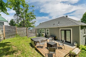 Outdoor dining - Cozy Kittery Escape w/ Sauna & Hot Tub (Kittery)