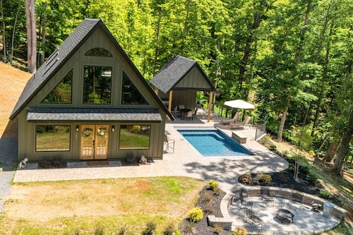 Secluded Mountain Cottage in Virginia Wine Country