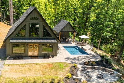 Secluded Mountain Cottage in Virginia Wine Country