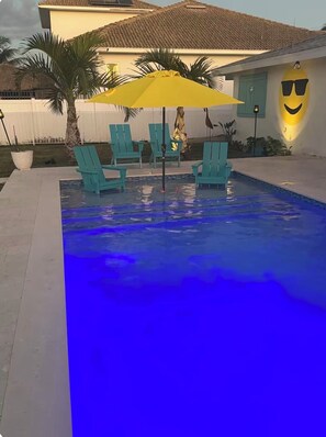 Pool - Boater's Paradise, heated pool, steams  dock, ocean access 2 mins to fine dining (Cape Coral)