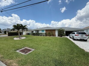 Exterior - Boater's Paradise, heated pool, steams  dock, ocean access 2 mins to fine dining (Cape Coral)