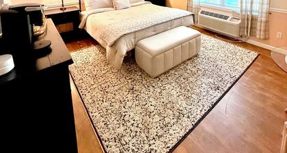 Dublin Farm - Stay in comfort at this beautiful 6-bedroom bed breakfast 1 k bed