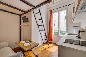 Casa | Cozinha privada | Geladeira, micro-ondas, cooktop, cafeteira/chaleira
