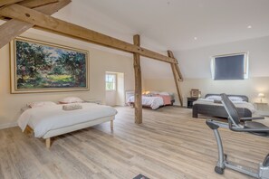 Iron/ironing board, travel cot, WiFi, bed sheets