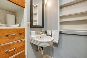 Bathroom - Cozy Private Home w Fire Pit Near Downtown! (Kalamazoo)