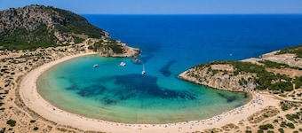 Dioni s Haven - Sunny Retreat With Balcony