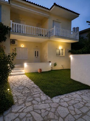 House | 2 bedrooms, Internet - Alio Seaside Maisonette Steps From Diakopto Beach (Aigialeia)