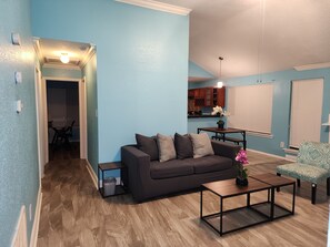 Living area - A Comfortable Stay Just Minutes from Downtown NOLA (New Orleans)