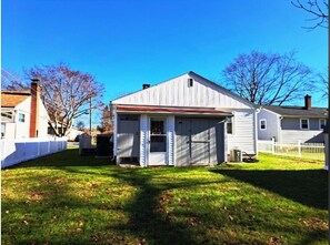 Exterior - SHORE & COUNTRY Exclusive Listing Spring Summer Fall Winter Summer Season Rental (Old Lyme)