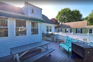 Outdoor dining - SHORE & COUNTRY Exclusive Listing Spring Summer Fall Winter Summer Season Rental (Old Lyme)