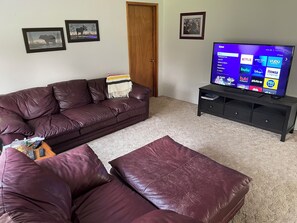 Living area - Gravel Road Getaway (Hermiston)