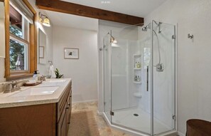 Bathroom -  Perfect High Sierra cabin in Strawberry (Strawberry)