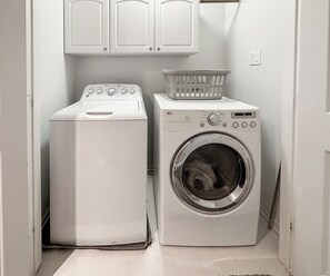 Interior - Vrbo Property (Spring)