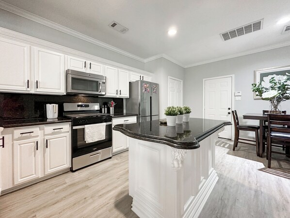 Private kitchen - Vrbo Property (Spring)