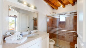Bathroom - Beachfront Paradise, 5-bdr, 3-bath, Resort Access (Puerto Vallarta)