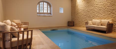 Piscine couverte, piscine chauffée
