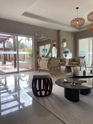 Interior - Fully equipped apartment in Arraial do Cabo, close to the beach, with pool, sauna, and billiards. (Arraial do Cabo)