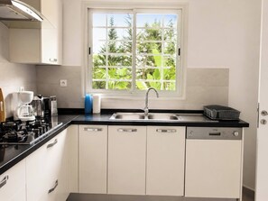 Biệt thự, 4 phòng ngủ, hút thuốc, hồ bơi riêng | Nội thất