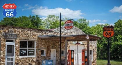 Route 66 Country Farm House - Near Springfield