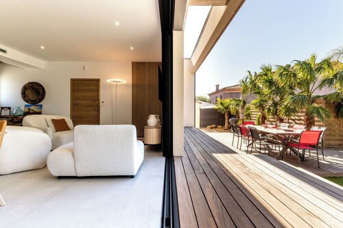 Villa Thétis • Beach, pool & good times