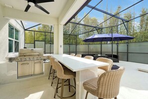 Outdoor dining - Majestic, 15BR 15BA,Sleeps40,Theater/Extra Parking (Kissimmee)