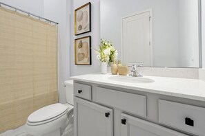 Shower, hair dryer, towels - Serene Lake View 15BR 16.5BA, Sleeps 39, Theater (Kissimmee)