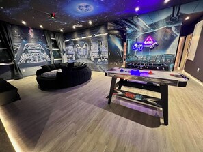 Spielezimmer