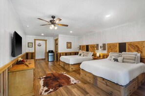 Room - 4 Bears Lodge #3 at Lake Taneycomo - Pool, Dock (Forsyth)
