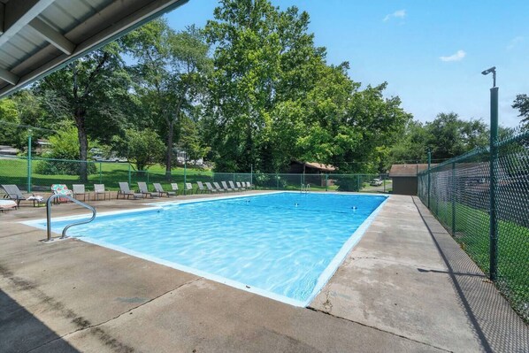Pool - 4 Bears Lodge #3 at Lake Taneycomo - Pool, Dock (Forsyth)