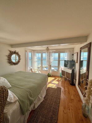 Room - Serene Quintessential Maine 3-bedroom beach house with AC in beautiful Saco (Saco)
