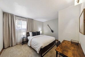 Room - Cozy Pines & Paths Retreat (South Lake Tahoe)