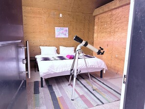 Chambre Romantique, 1 très grand lit, vue jardin | Wi-Fi gratuit