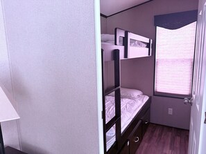 Chambre Romantique, 1 très grand lit, vue jardin | Wi-Fi gratuit
