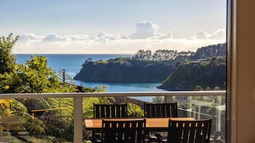 Deluxe Villa, Balcony, Ocean View | Outdoor dining