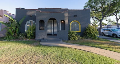 Snoopy & Friends Retreat • Pet Friendly • Near Long Beach Attractions