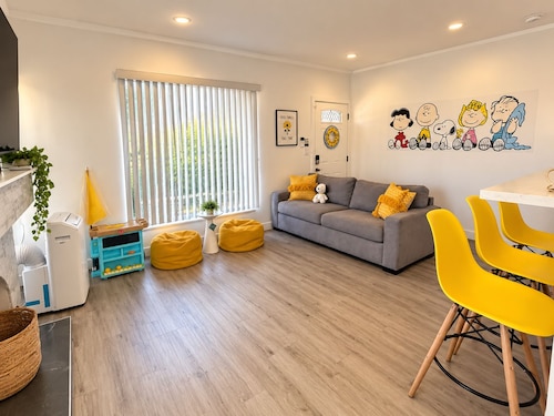 2BR • Pet Friendly with parking in Long beach