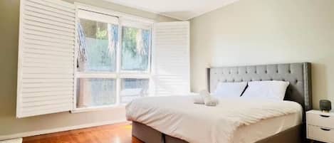 Iron/ironing board, travel cot, WiFi, bed sheets