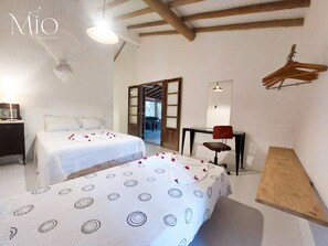 Studio Suite Deluxe, ban công | Truy cập Internet không dây miễn phí 
