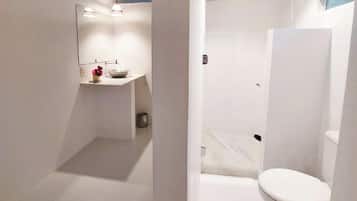 Studio Suite Deluxe, ban công | Truy cập Internet không dây miễn phí