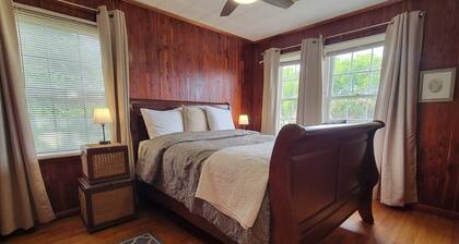 Quiet Waterfront Escape Overlooking Kemah Boardwalk