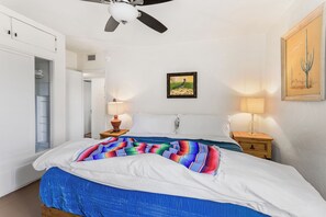 Room - Spacious 3BR/1BA Private Pool Oasis Near UofA (Tucson)