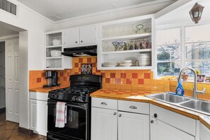 Reusable coffee/tea filters - Spacious 3BR/1BA Private Pool Oasis Near UofA (Tucson)