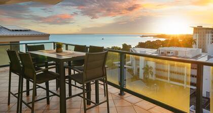 Dazzling Harbour Views, City Escape + Pool & Gym