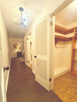 Interior - Perfect Family Beach Getaway - Pet Friendly w/ Game Room & BBQ - 7 mins to Ocean (Norfolk)