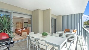 Outdoor dining - Beach St Serenity by Experience Jervis Bay (Huskisson)