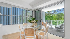 Dining - Beach St Serenity by Experience Jervis Bay (Huskisson)