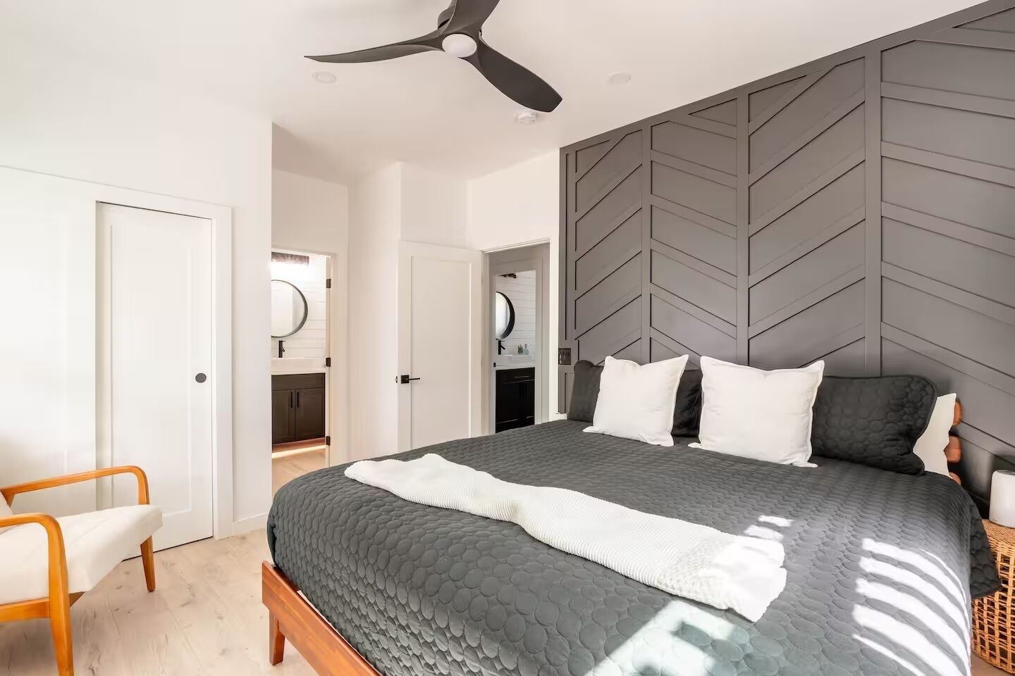 3 slaapkamers, reisbedje, gratis wifi, beddengoed